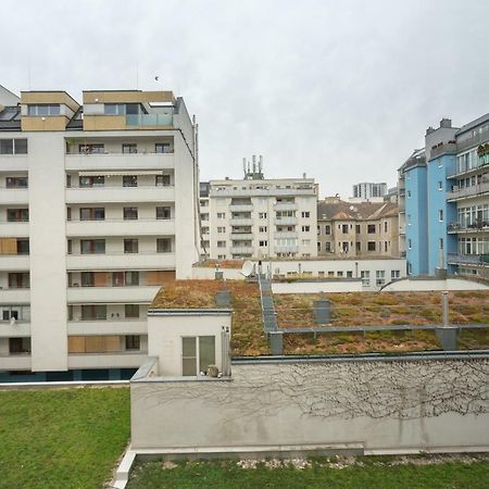 Spacious With Balcony Apartment Viena Exterior foto